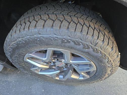 Onyx Black 2026 GMC Sierra 1500 SLT