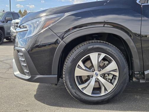 Crystal Black Silica 2023 Subaru Ascent Premium 8-Passenger