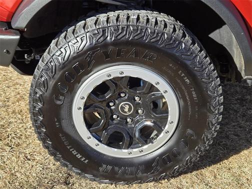 2023 Ford Bronco Base