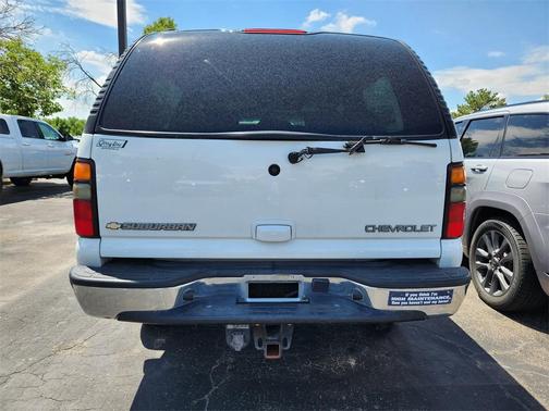 2004 Chevrolet Suburban LS