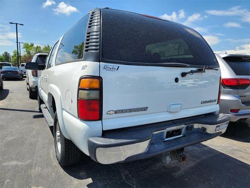 2004 Chevrolet Suburban LS