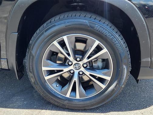 2017 Toyota Highlander LE Plus