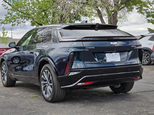 Emerald 2024 Cadillac LYRIQ Sport