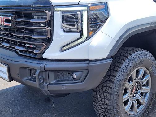 2025 GMC Sierra 1500 AT4X