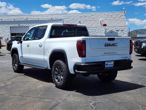 2025 GMC Sierra 1500 AT4X