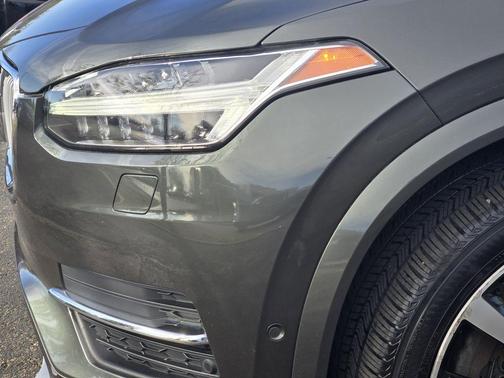 Gray Metallic 2018 Volvo XC90 Hybrid T8 Inscription