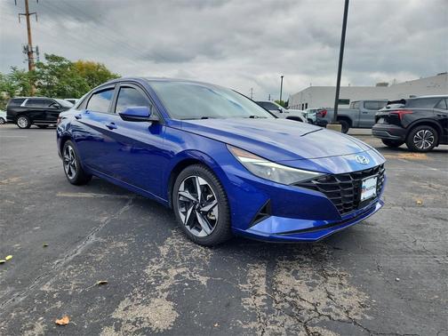2023 Hyundai ELANTRA SEL