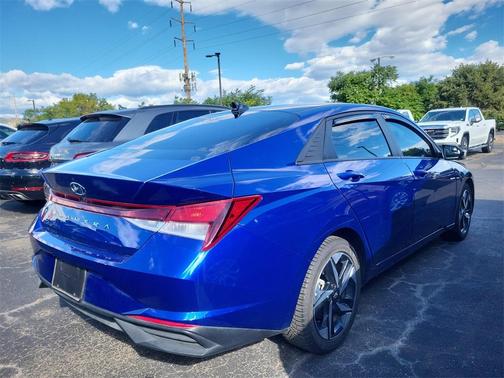 2023 Hyundai ELANTRA SEL