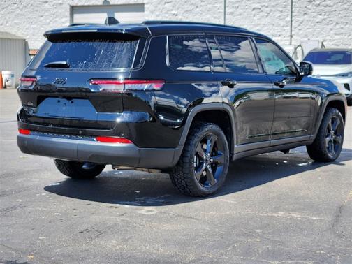 2023 Jeep Grand Cherokee L Laredo