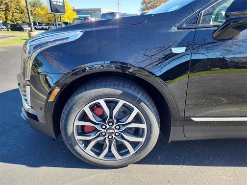 2025 Cadillac XT5 Sport