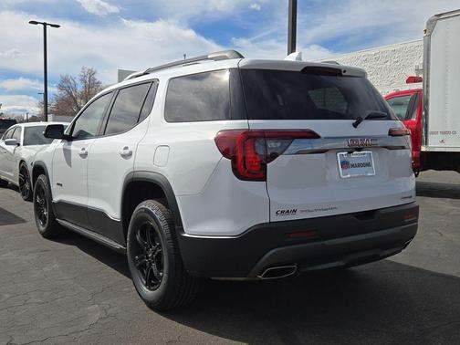 2023 GMC Acadia AT4