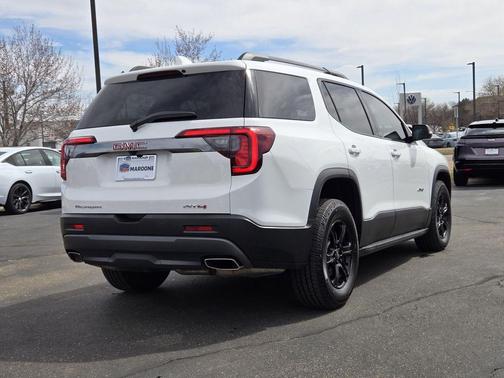 Summit White 2023 GMC Acadia AT4