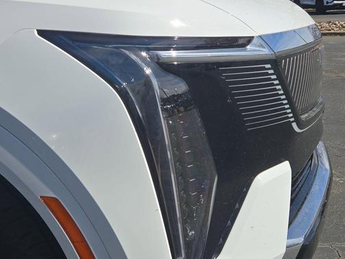 2025 Cadillac Escalade IQ Luxury 2