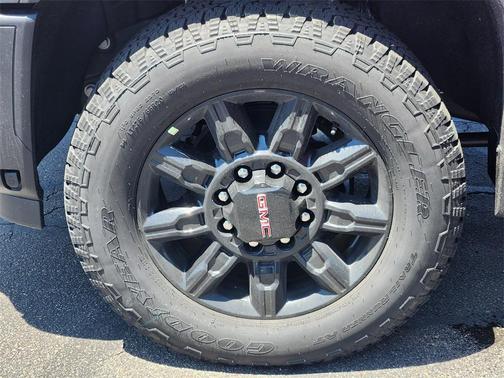 2025 GMC Sierra 2500 AT4
