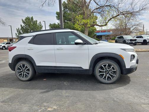 Summit White 2023 Chevrolet Trailblazer ACTIV
