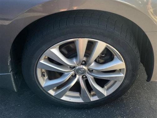 2009 INFINITI M35x Base