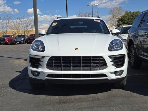 White 2016 Porsche Macan S