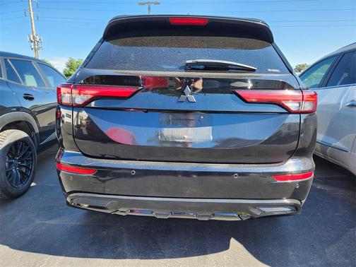 2023 Mitsubishi Outlander SEL