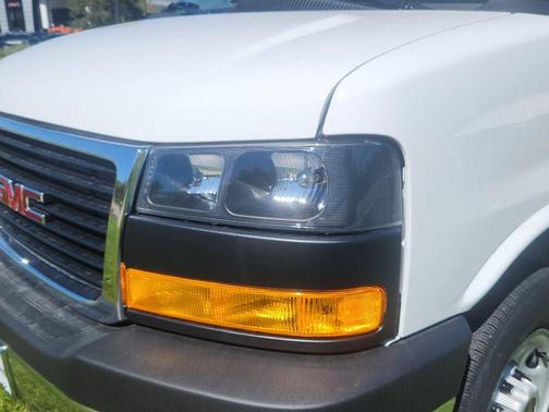 2025 GMC Savana 2500 Work Van