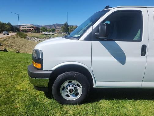 2025 GMC Savana 2500 Work Van