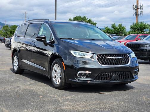 2022 Chrysler Pacifica Touring-L
