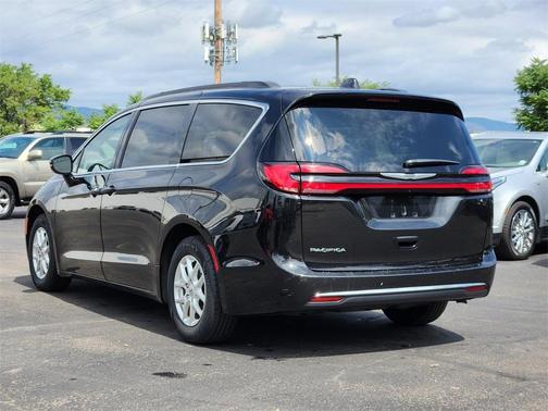 2022 Chrysler Pacifica Touring-L