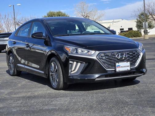 2022 Hyundai IONIQ Plug-In Hybrid SE