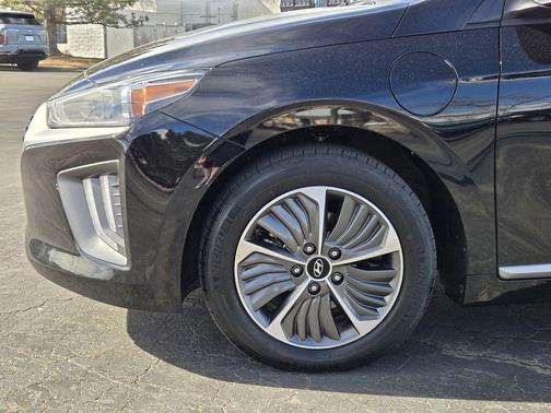2022 Hyundai IONIQ Plug-In Hybrid SE