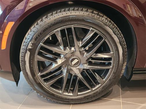 2025 Cadillac Escalade IQ Sport 2