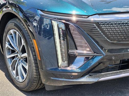 2024 Cadillac LYRIQ Sport
