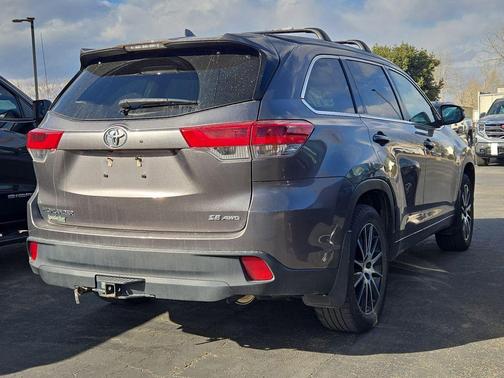2018 Toyota Highlander SE