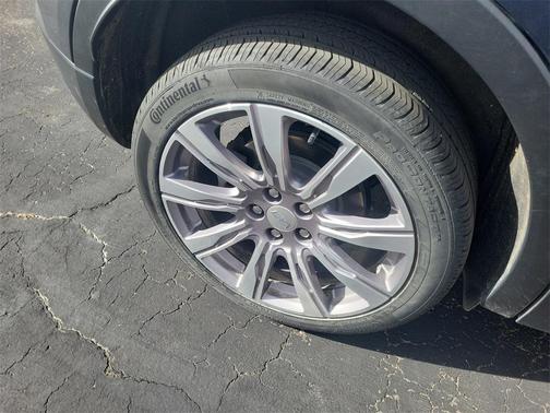 2021 Cadillac XT4 Premium Luxury