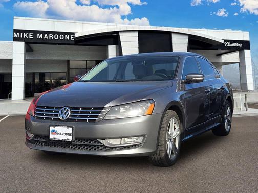 Platinum Gray Metallic 2014 Volkswagen Passat 2.0L TDI DSG SEL Premium