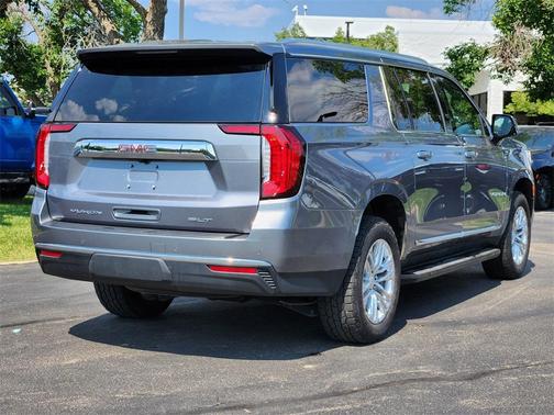 2022 GMC Yukon XL SLT