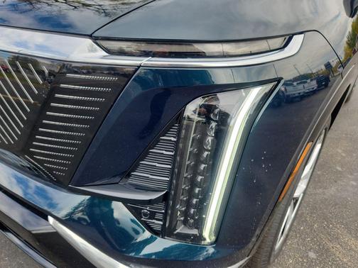 2026 Cadillac VISTIQ Luxury