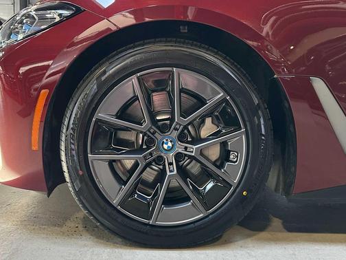 Aventurin Red Metallic 2023 BMW i4 Gran Coupe eDrive40