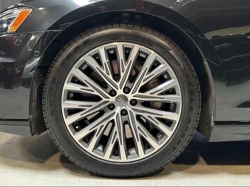 Vesuvius Gray Metallic 2020 Audi A8 L 60