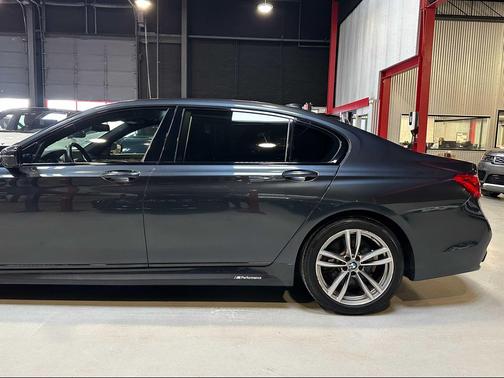 2017 BMW 740 xDrive