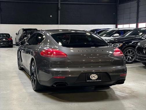 2016 Porsche Panamera 4