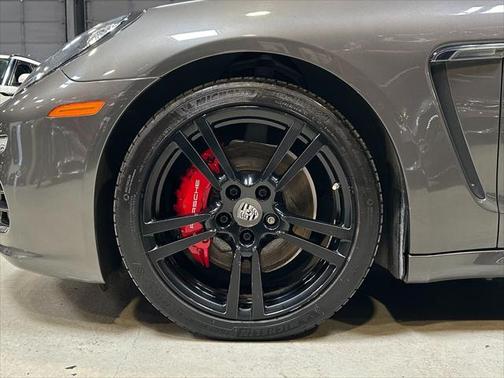 2016 Porsche Panamera 4