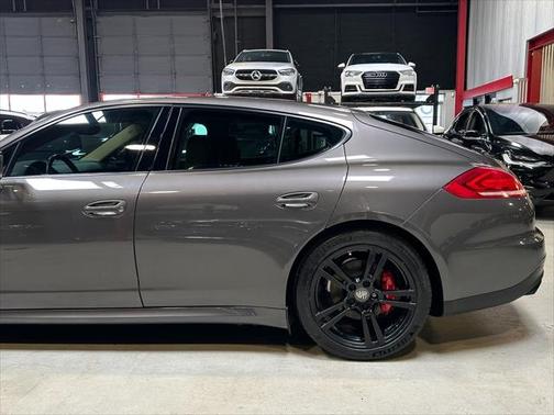 2016 Porsche Panamera 4