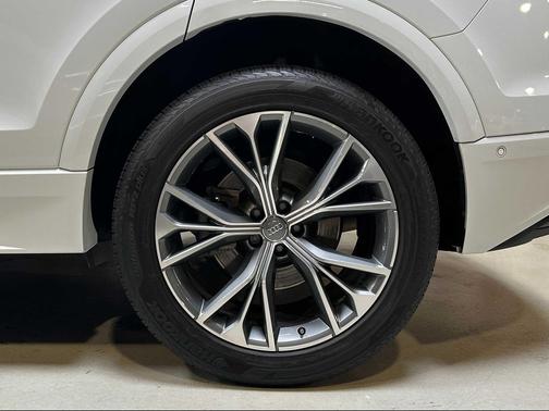 2021 Audi Q8 55 Premium