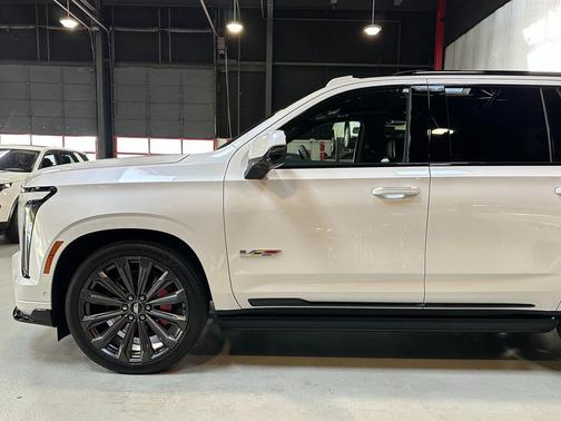 2025 Cadillac Escalade V-Series
