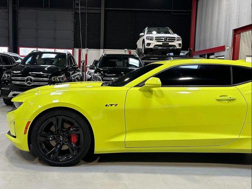 2021 Chevrolet Camaro RWD Coupe LT1