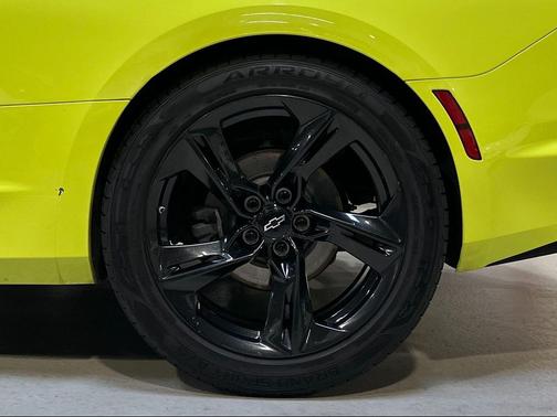 2021 Chevrolet Camaro RWD Coupe LT1