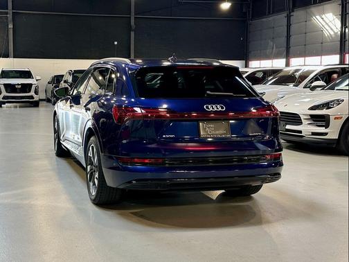 2021 Audi e-tron Premium