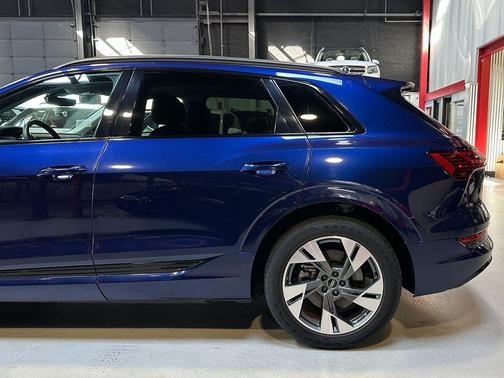 2021 Audi e-tron Premium