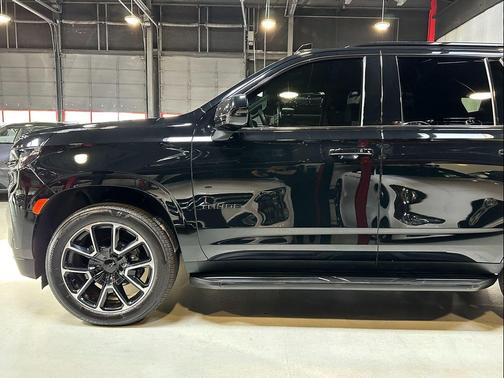 2023 Chevrolet Tahoe 4WD RST