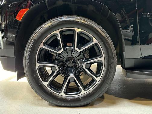 2023 Chevrolet Tahoe 4WD RST