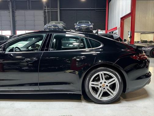 2018 Porsche Panamera 4